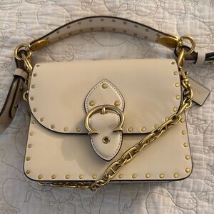 Coach Beat Bag 18, Brass / Ivory Glovetanned Leather